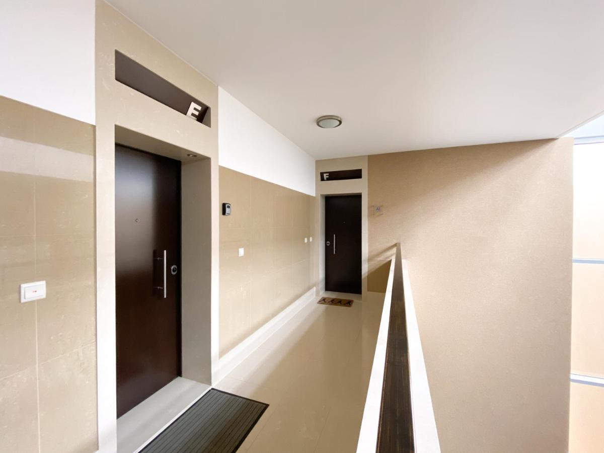 Luxury With Swimming Pool #1903 Apartment *